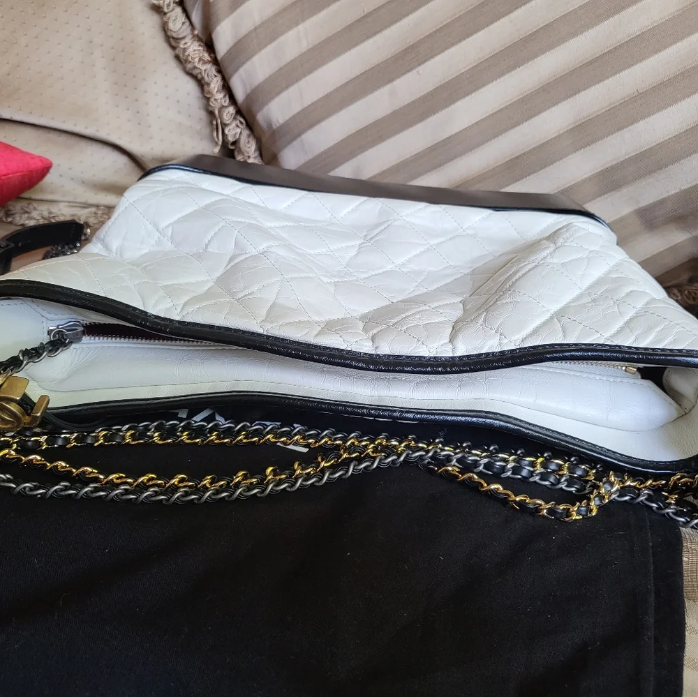 Chanel gabrielle hobo crossbody - Picture 9 of 10